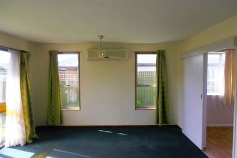 Photo of property in 18 Oakley Crescent, Hornby, Christchurch, 8042