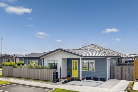 Photo of property in 30 Whareatua Avenue, Takanini, 2112