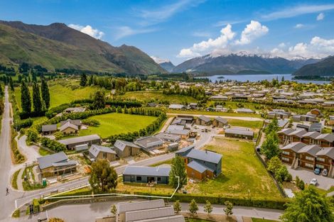 Photo of property in 2 Cleland Close, Wanaka, 9382