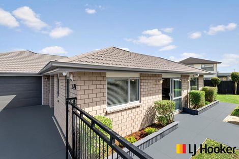 Photo of property in 27 Capriana Drive, Karaka, Papakura, 2113