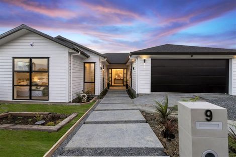 Photo of property in 9 Balthazar Road, Kumeu, 0810