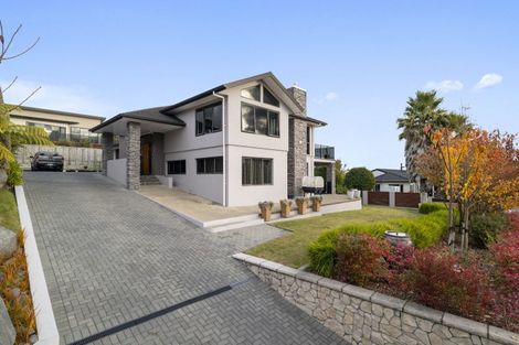 Photo of property in 2 Botanical Heights Drive, Waipahihi, Taupo, 3330