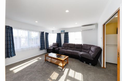 Photo of property in 53 Abraham Crescent, Milson, Palmerston North, 4414