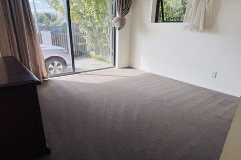 Photo of property in 17 Nortons Road, Avonhead, Christchurch, 8042