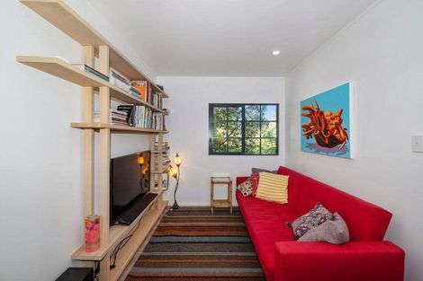 Photo of property in 24 Valley Road, Titirangi, Auckland, 0604