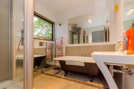 Photo of property in 26 Eruini Street, Waikanae Beach, Waikanae, 5036