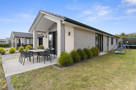 Photo of property in 69 Hills View Drive, Papamoa, 3118