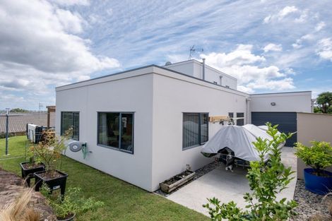 Photo of property in 42 Oteki Park Drive, Welcome Bay, Tauranga, 3112