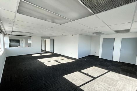 Photo of property in 5 Harris Road, Mount Wellington, Auckland, 1051