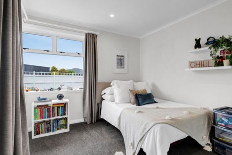 Photo of property in 7 Lemont Place, Westown, New Plymouth, 4310