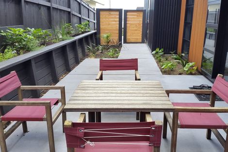 Photo of property in 14 Hamblyn Street, Strandon, New Plymouth, 4312