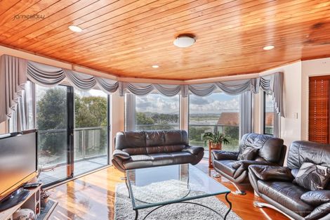 Photo of property in 33 Aldersgate Road, Hillsborough, Auckland, 1042