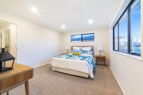 Photo of property in 11 Thomas Rielly Avenue, Hobsonville, Auckland, 0616
