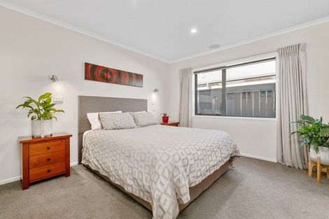 Photo of property in 24 Marion Crescent, Papamoa Beach, Papamoa, 3118