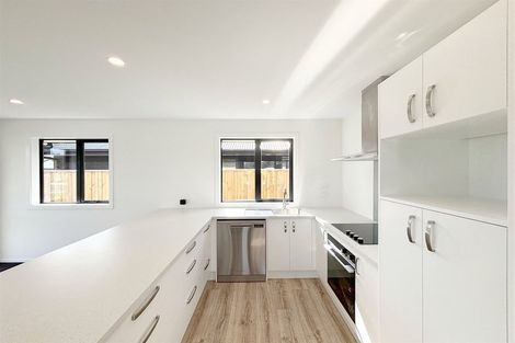 Photo of property in 30 Stackwood Avenue, Woodend, 7691