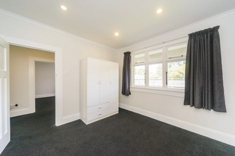 Photo of property in 11 Shamrock Street, Takaro, Palmerston North, 4412