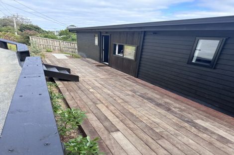 Photo of property in 25 Ocean Road, Surfdale, Waiheke Island, 1081