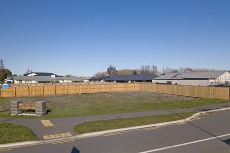 Photo of property in 215 Cavendish Road, Casebrook, Christchurch, 8051