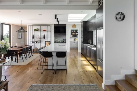 Photo of property in 37 Gummer Road, Havelock North, 4130