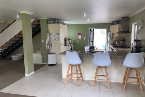 Photo of property in 17 Tercel Place, Sunnyhills, Auckland, 2010