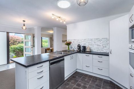 Photo of property in 6 West Street, Greytown, 5712