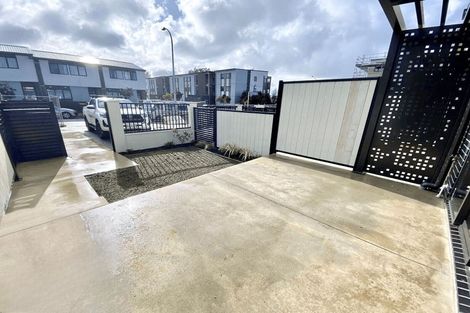 Photo of property in 10 Cessna Crescent, Mangere, Auckland, 2022