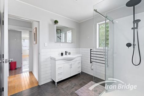 Photo of property in 14 Regency Place, Sunnynook, Auckland, 0632