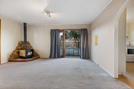 Photo of property in 40 West Harbour Drive, West Harbour, Auckland, 0618