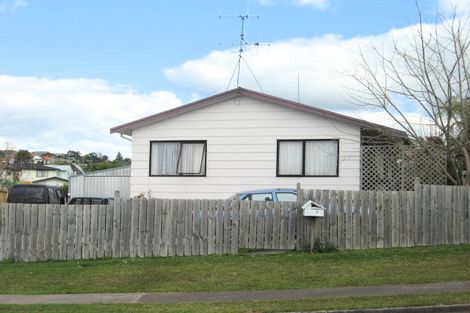 Photo of property in 8 James Cook Drive, Welcome Bay, Tauranga, 3112