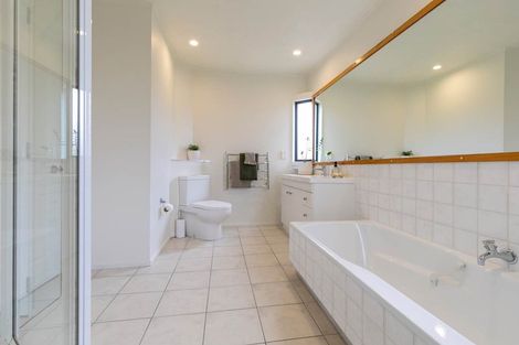 Photo of property in 15 East Avenue, Manly, Whangaparaoa, 0930