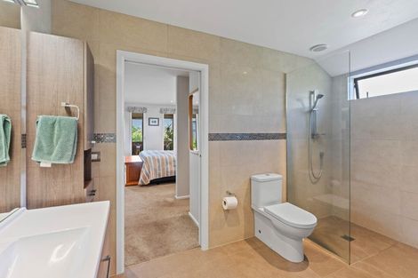 Photo of property in 38 Titoki Road, Waikanae Beach, Waikanae, 5036