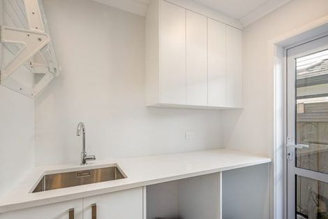 Photo of property in 3 Riroriro Close, Crofton Downs, Wellington, 6035