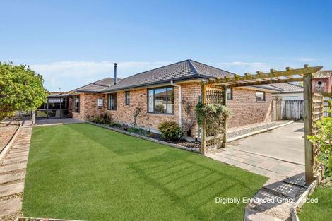 Photo of property in 16 Meridian Grove, Kelvin Grove, Palmerston North, 4414