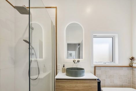 Photo of property in 16 Rua Street, Lyall Bay, Wellington, 6022