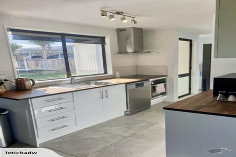 Photo of property in 5 Crystal Place, Pukehangi, Rotorua, 3015