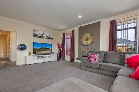Photo of property in 8 Crabapple Close, Milson, Palmerston North, 4414