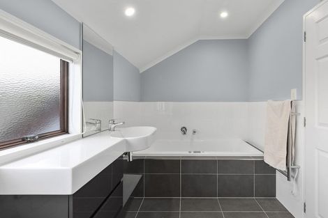 Photo of property in 4 Andaman Grove, Khandallah, Wellington, 6035