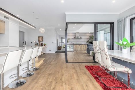 Photo of property in 4 Rotorua Grove, Aotea, Porirua, 5024