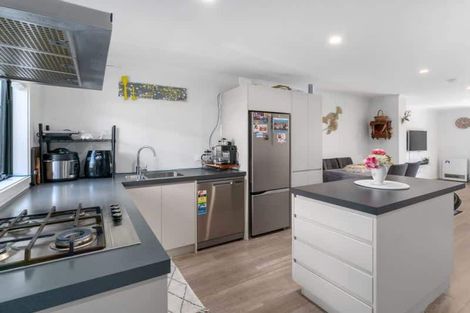 Photo of property in 19/9 Surrey Street, Tawa, Wellington, 5028