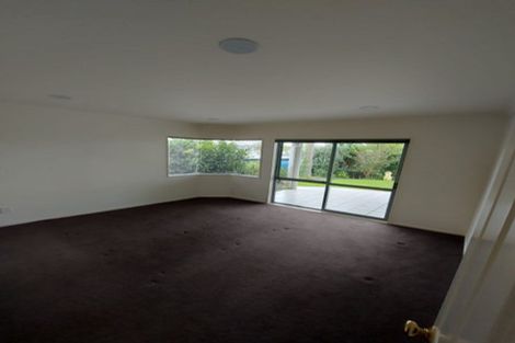 Photo of property in 92 Whangaparaoa Road, Red Beach, 0932