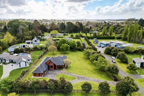 Photo of property in 10 East Ridge Grove, Newstead, Hamilton, 3286