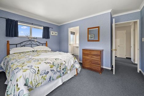 Photo of property in 4 Lakemere Way, Kinloch, Taupo, 3377