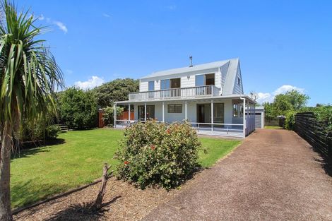 Photo of property in 114 Torkar Road, Clarks Beach, 2122