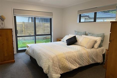 Photo of property in 4 Mooring Close, Whitby, Porirua, 5024