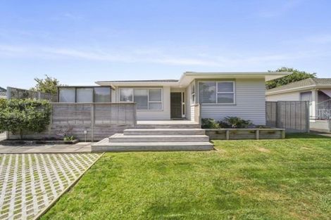 Photo of property in 6 Lynley Place, Pakuranga Heights, Auckland, 2010