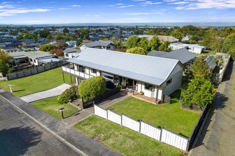 Photo of property in 2 Puketiro Drive, Feilding, 4702