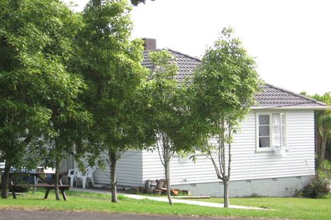 Photo of property in 12 Humphrey Kemp Avenue, Henderson, Auckland, 0612