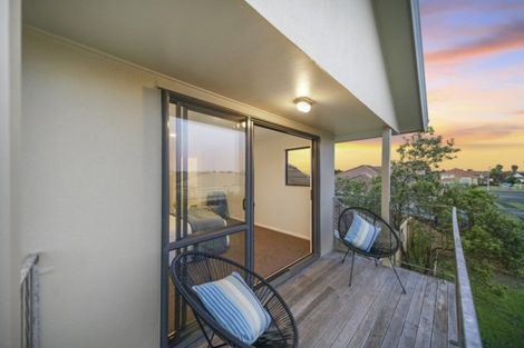 Photo of property in 1 Fencotie Place, Northpark, Auckland, 2013