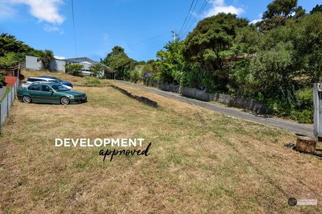 Photo of property in 15 Davis Grove, Wainuiomata, Lower Hutt, 5014