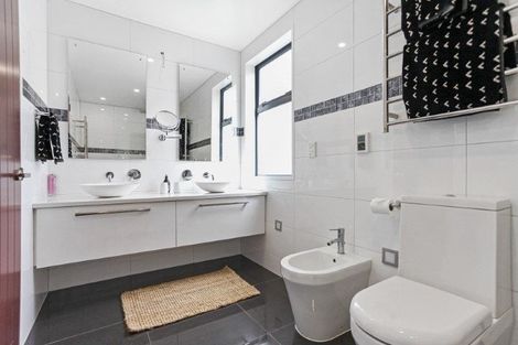 Photo of property in 10 Onslow Street, St Albans, Christchurch, 8014